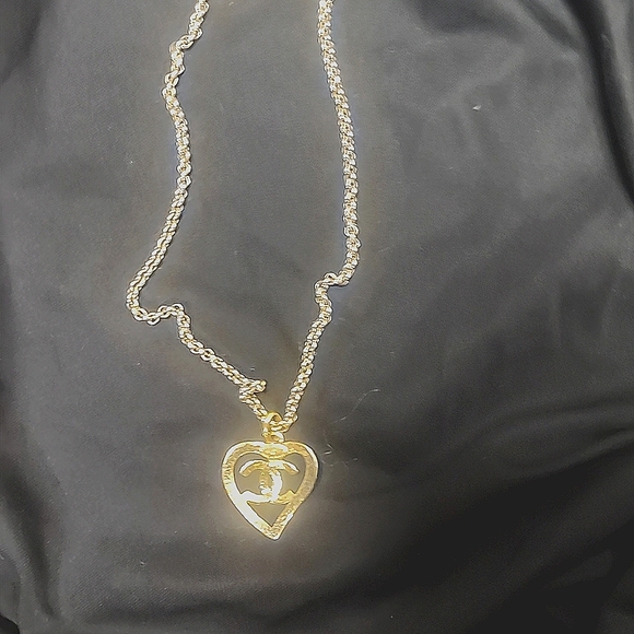 Chanel Vintage Cc Heart Pendant with chain - Picture 1 of 2